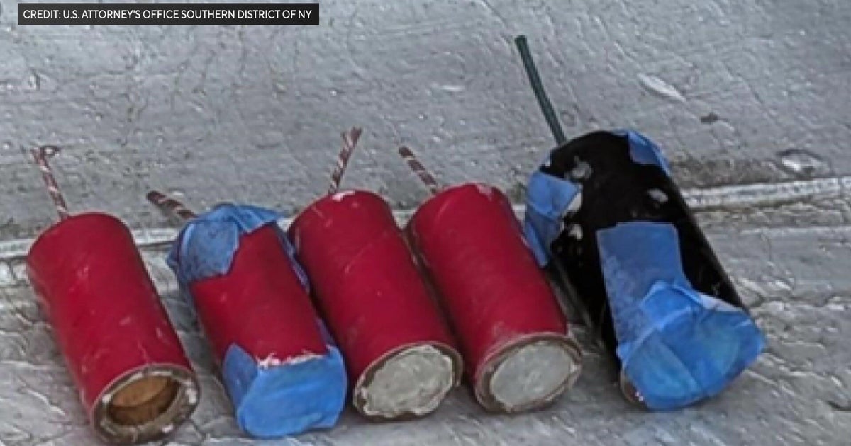 NYC man accused of throwing explosives off Williamsburg Bridge faces federal charges