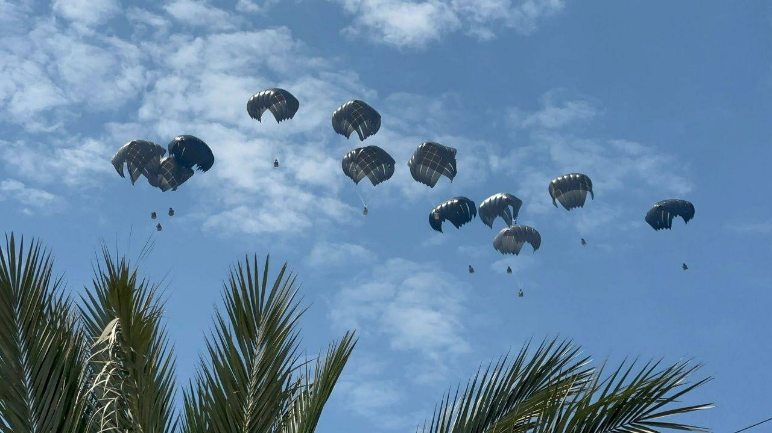 UAE airdrop (Arab Defense X account, July 28, 2025)