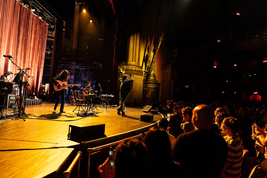 Yeah Yeah Yeahs at Beacon Theatre