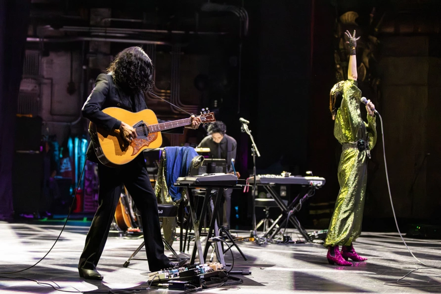 Yeah Yeah Yeahs at Beacon Theatre