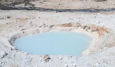 A Gaping Hole Full of Milky Blue Water Has Appeared at Yellowstone : ScienceAlert