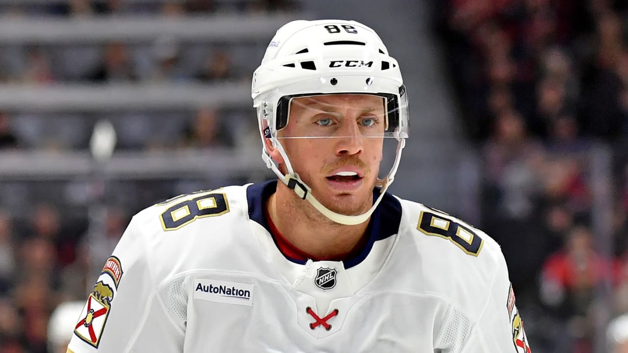 Schmidt signs 3-year, $10.5 million contract with Mammoth