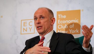 Chicago Fed's Goolsbee, Atlanta Fed's Bostic see case for patience before cutting interest rates