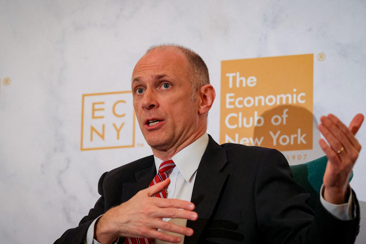 Chicago Fed's Goolsbee, Atlanta Fed's Bostic see case for patience before cutting interest rates