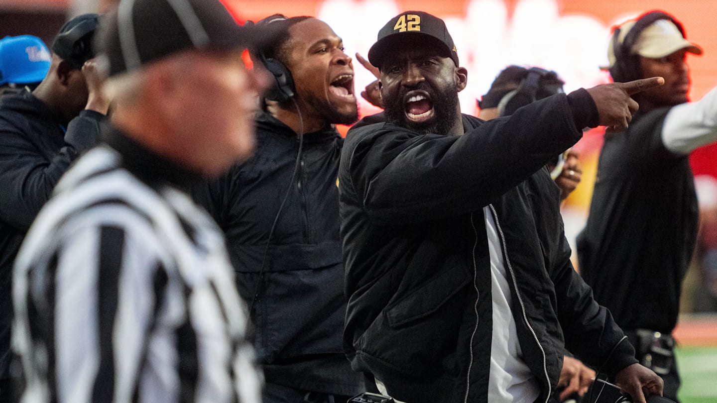 What Deshuan Foster's Experience Brings to The Table