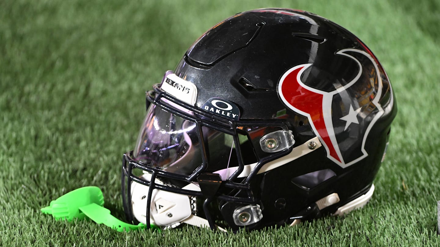Texans Predicted to Dump Former Chiefs Super Bowl Champion