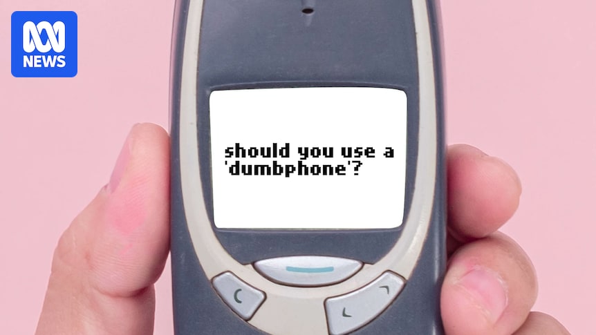 Smartphones affect young people's mental health so are dumbphones the answer?