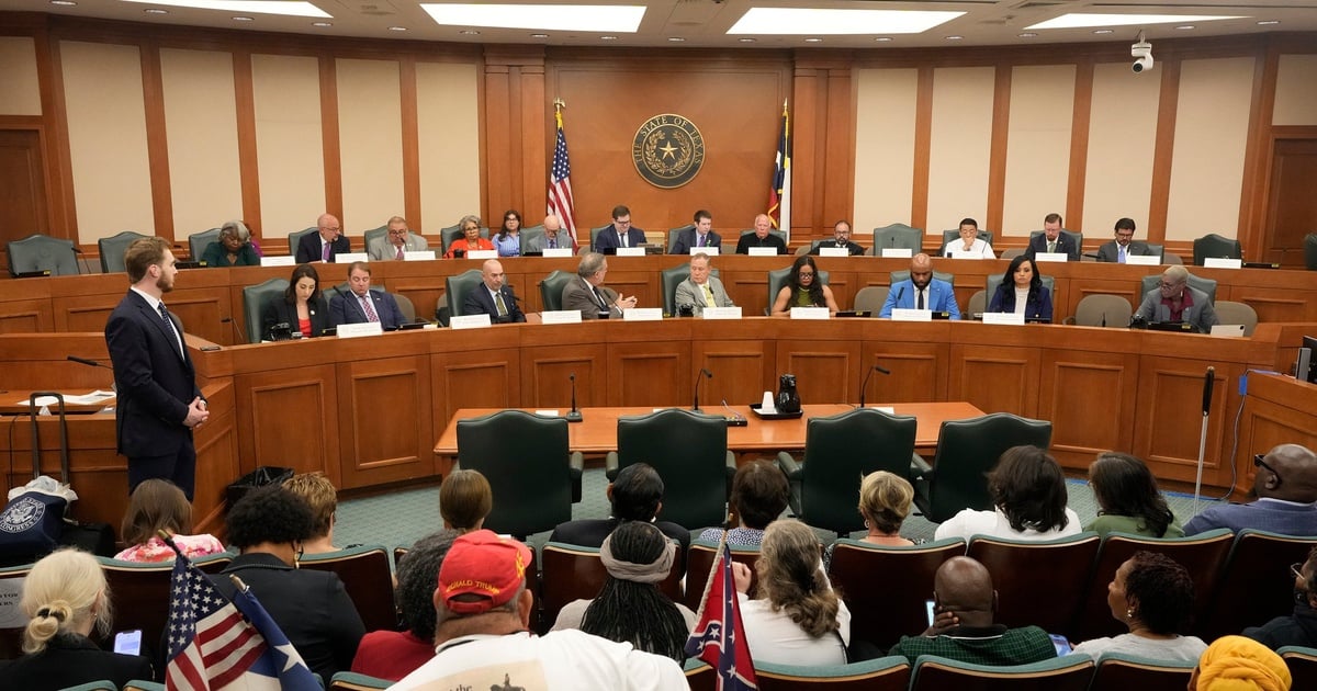 Texas House Democrats flee to block GOP congressional map