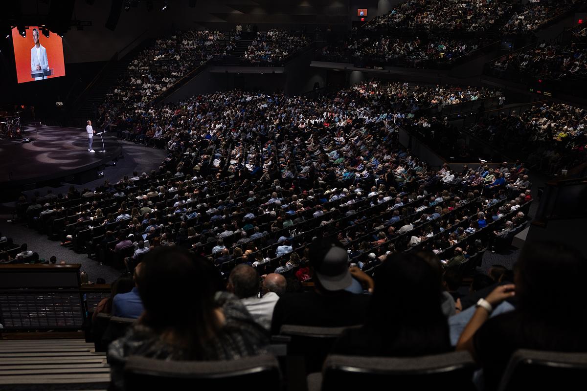 4,000 gather in Southlake to commission Gateway Church’s new lead pastor