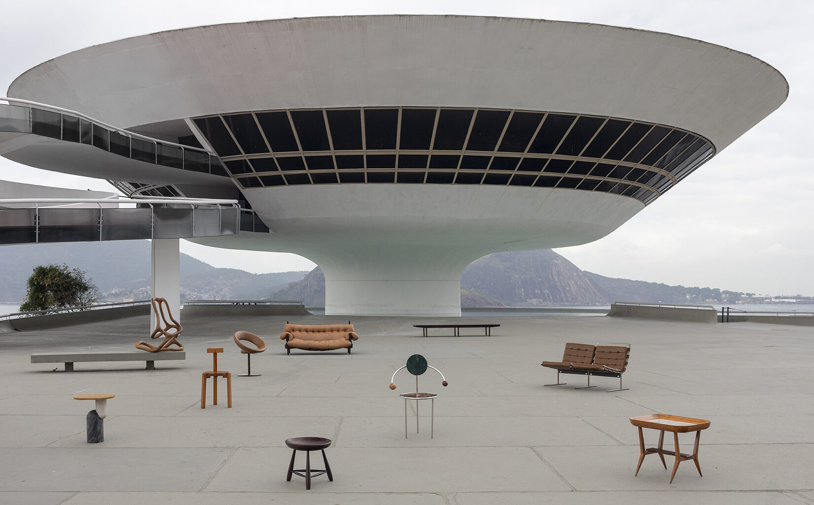Oscar Niemeyer’s concrete saucer hosts a weekend of modernism in Rio