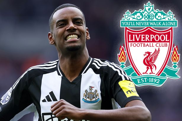 Alexander Isak and the Liverpool badge