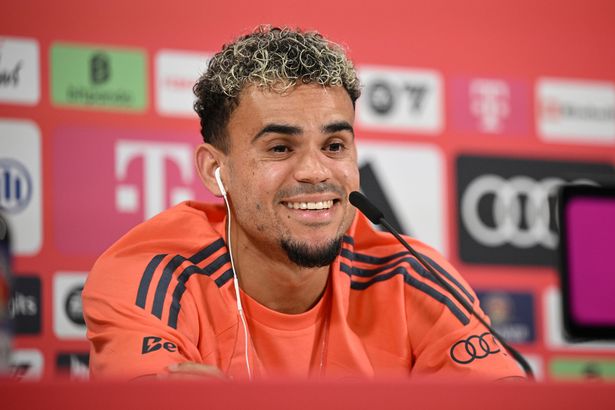 Luis DIaz at his Bayern Munich unveiling