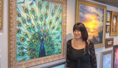 La Jolla painter who can see 100 million colors has new exhibit