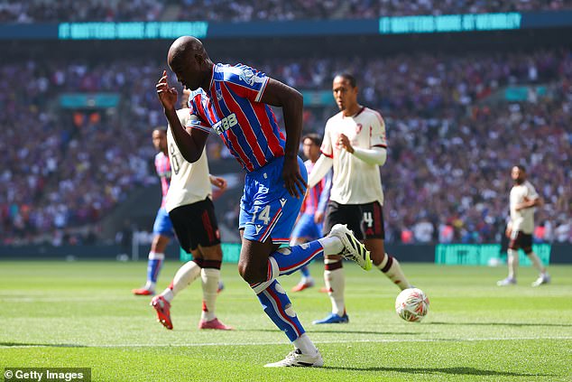 A penalty for Jean-Philippe Mateta restored parity following a foul from Virgil van Dijk