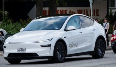 Tesla hiring robotaxi test drivers in NYC, hasn't applied for permits