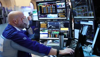 Fed's Powell signals rate cuts are coming, and the stocks that need them the most are flying
