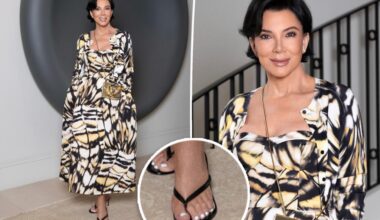 Kris Jenner called out for having 'six toes' in alleged Photoshop fail