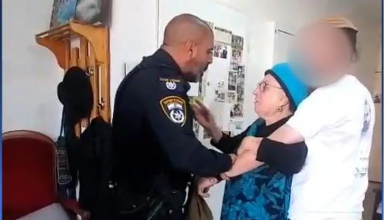Police raid Rabbi Dov Lior's home, two grandchildren arrested