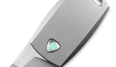A Beautiful, Bizarrely Tiny EDC Folding Knife