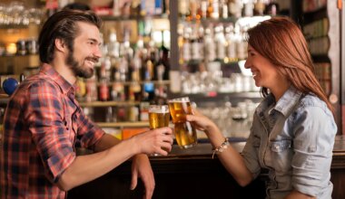 These are the 7 best low-carb beer options, according to a panel of judges