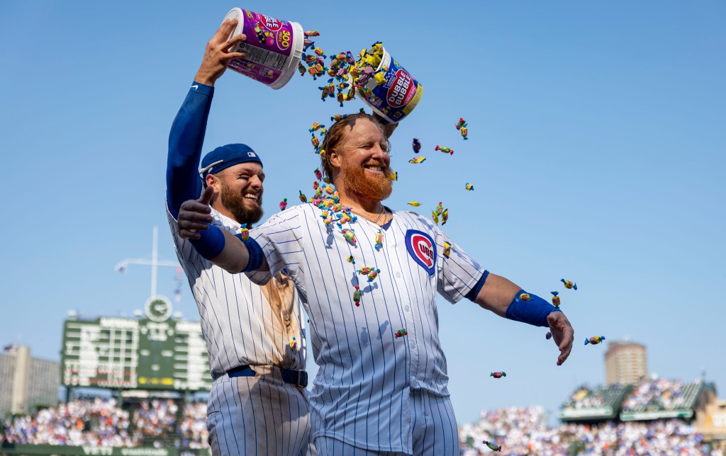 Justin Turner hits walk-off home run for Chicago Cubs