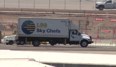 Vendor at Sky Harbor reportedly in violation of Phoenix's heat ordinance