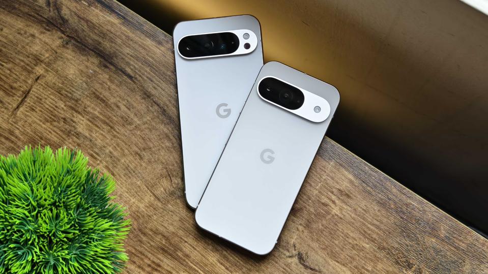 Google Pixel 9 Pro XL and Pixel 9 Pro.
