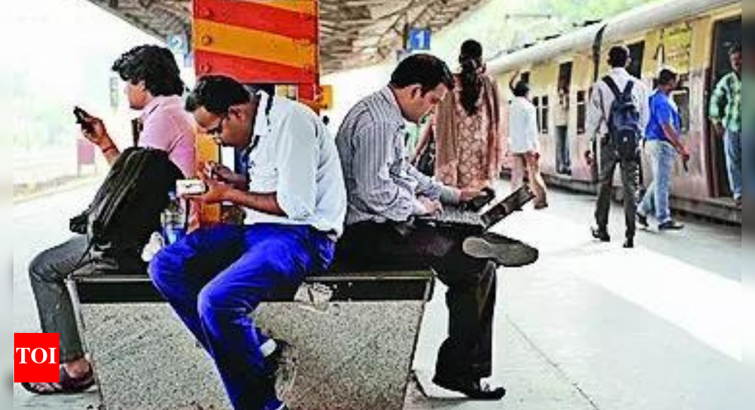 Phone in pants pocket, laptop on lap may affect sperm count: Calcutta University study | Kolkata News