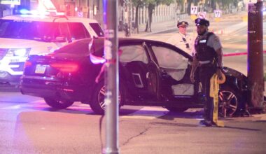 2 teens shot in car in North Philadelphia, causing crash into pole