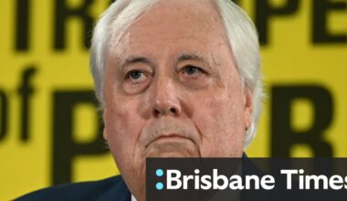 Clive Palmer accuses solicitor of stealing $30 million
