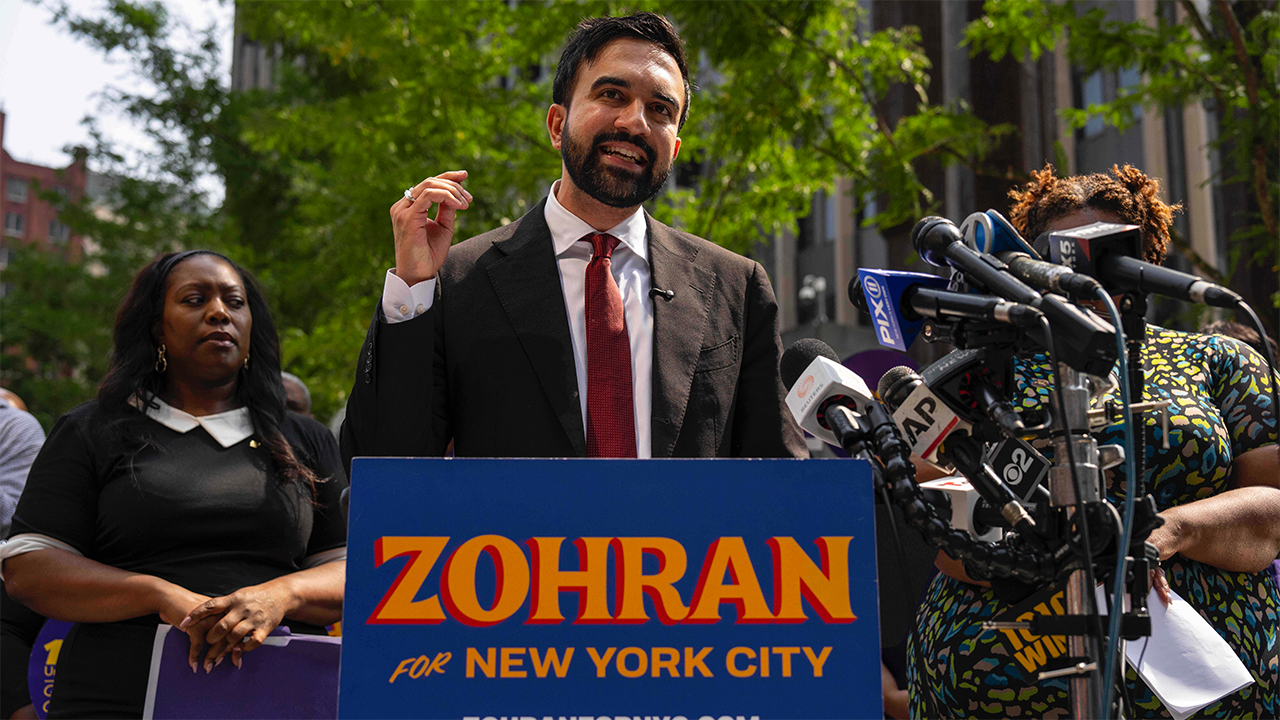 Chicago mayor warns of financial crisis as NYC debates socialist policies