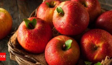 Eating 2 apples daily help you fight fatty liver, colon cancer and heart diseases: Gastroenterologist reveals |