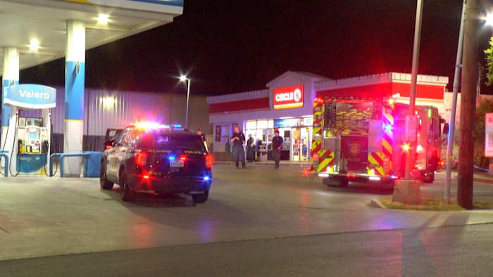 Gas station clerk hospitalized after being shot, pistol-whipped in attempted robbery, SAPD says