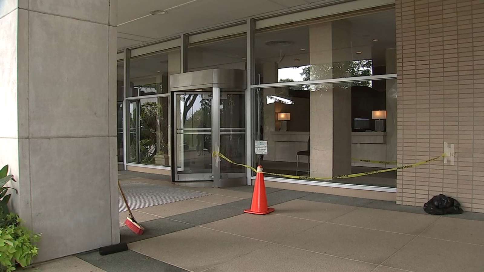 2025 Chicago Air and Water Show: Residents of East Lakeview condo buildings say windows shattered during Thunderbirds practice