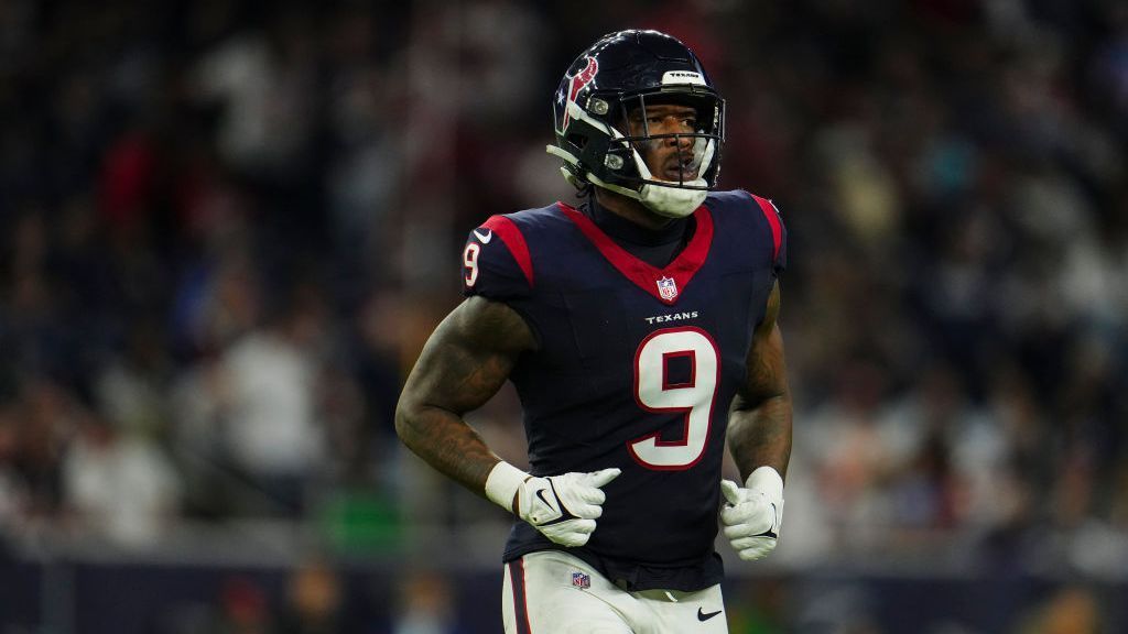 Texans TE Brevin Jordan in tears after suffering leg injury
