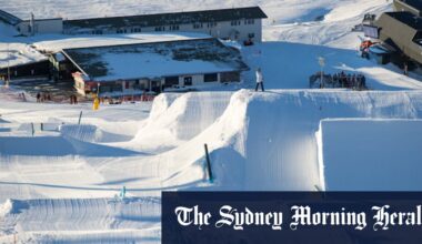 Snowboarder dies in crash at Perisher ski resort