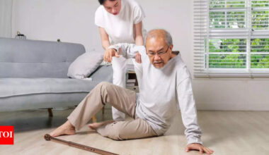 This simple 30-second balance test can predict your fall risk, especially for middle-aged adults |