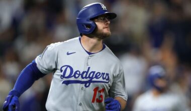 Dodgers sit Max Muncy; Brock Stewart gets 'best-case' news