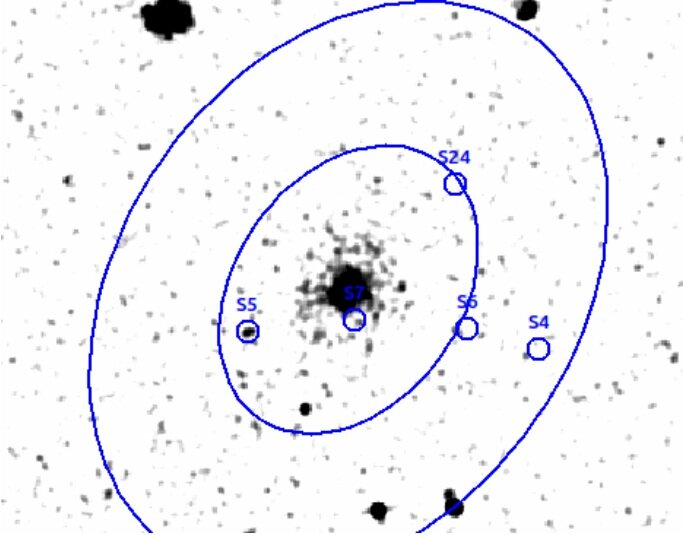 Observations investigate ultraluminous X-ray sources in the galaxy NGC 5813