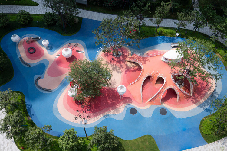 Evolving Urban Playgrounds: 5 Design Strategies and 31 Projects Around the Globe - Image 14 of 39