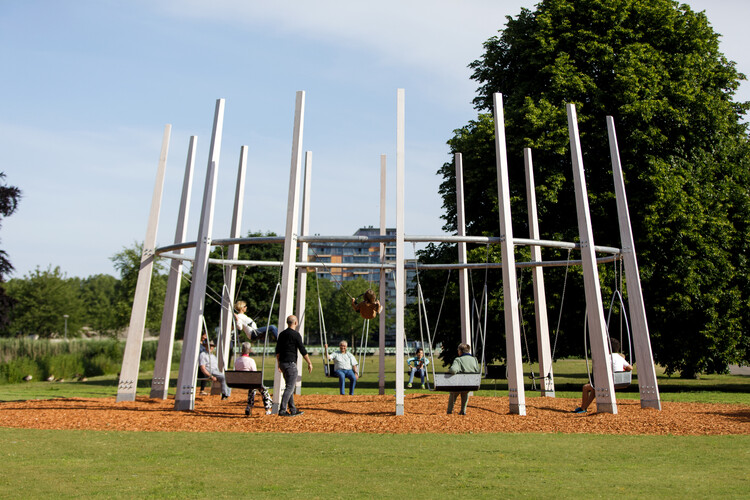 Evolving Urban Playgrounds: 5 Design Strategies and 31 Projects Around the Globe - Image 24 of 39