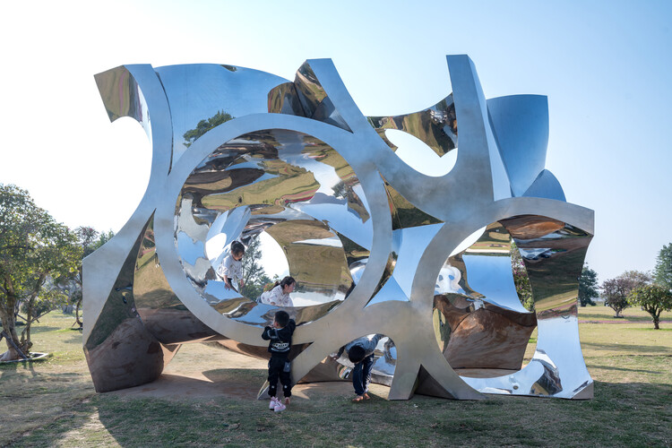 Evolving Urban Playgrounds: 5 Design Strategies and 31 Projects Around the Globe - Image 23 of 39
