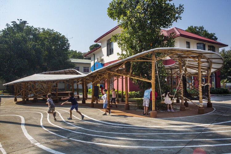 Evolving Urban Playgrounds: 5 Design Strategies and 31 Projects Around the Globe - Image 30 of 39