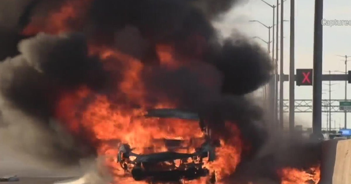 Vehicle catches fire on I-90 in Rolling Meadows, Illinois