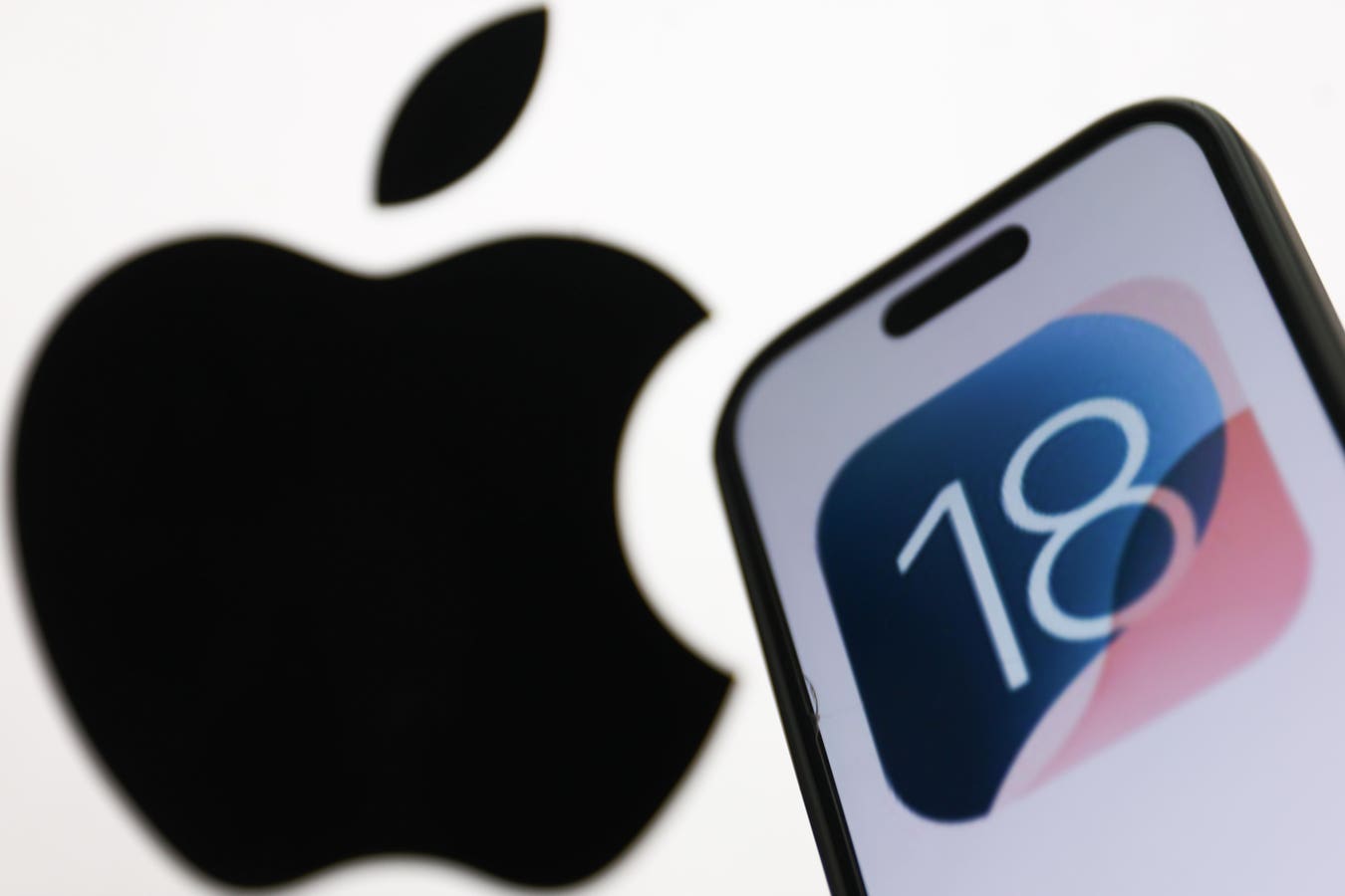 iOS 18.6.1 iPhone Update Brings Back Apple Watch Blood Oxygen Tracking