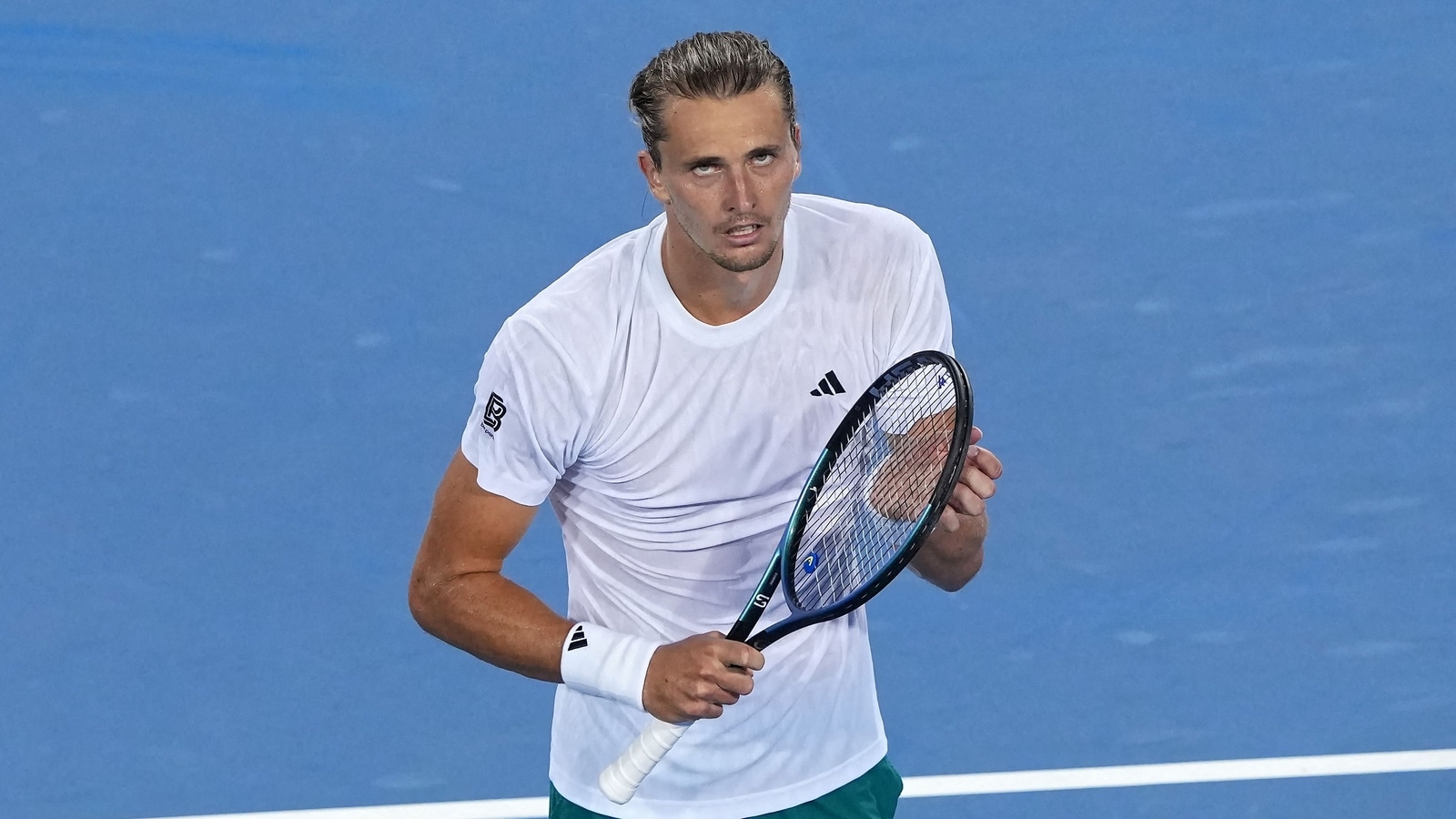 'My head is spinning. I can't get any…': Alexander Zverev battles dizziness, struggles in Cincinnati semis vs Alcaraz | Tennis News