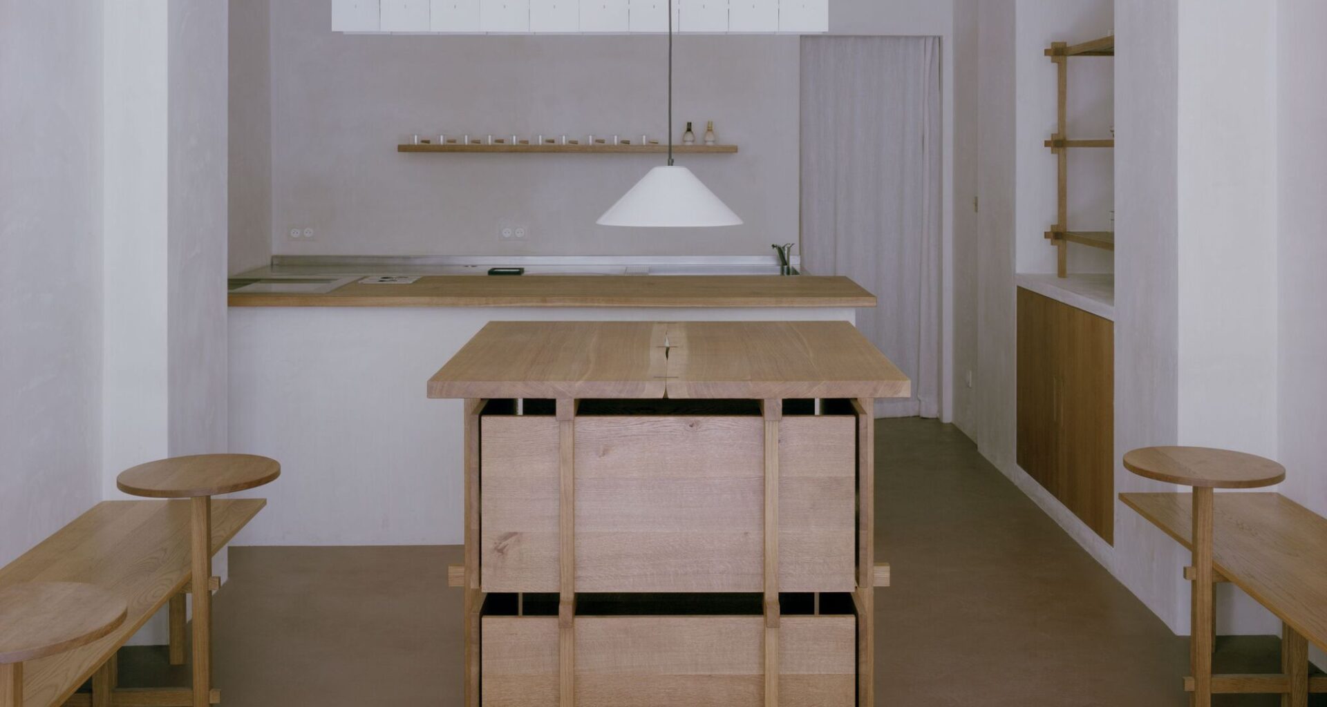 KURA-GE Coffee Shop / Moyésoa + Rémy Aznar