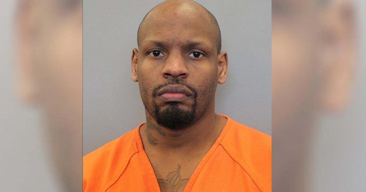 Texas man with 5-year prison sentence mistakenly released from Houston jail, manhunt underway