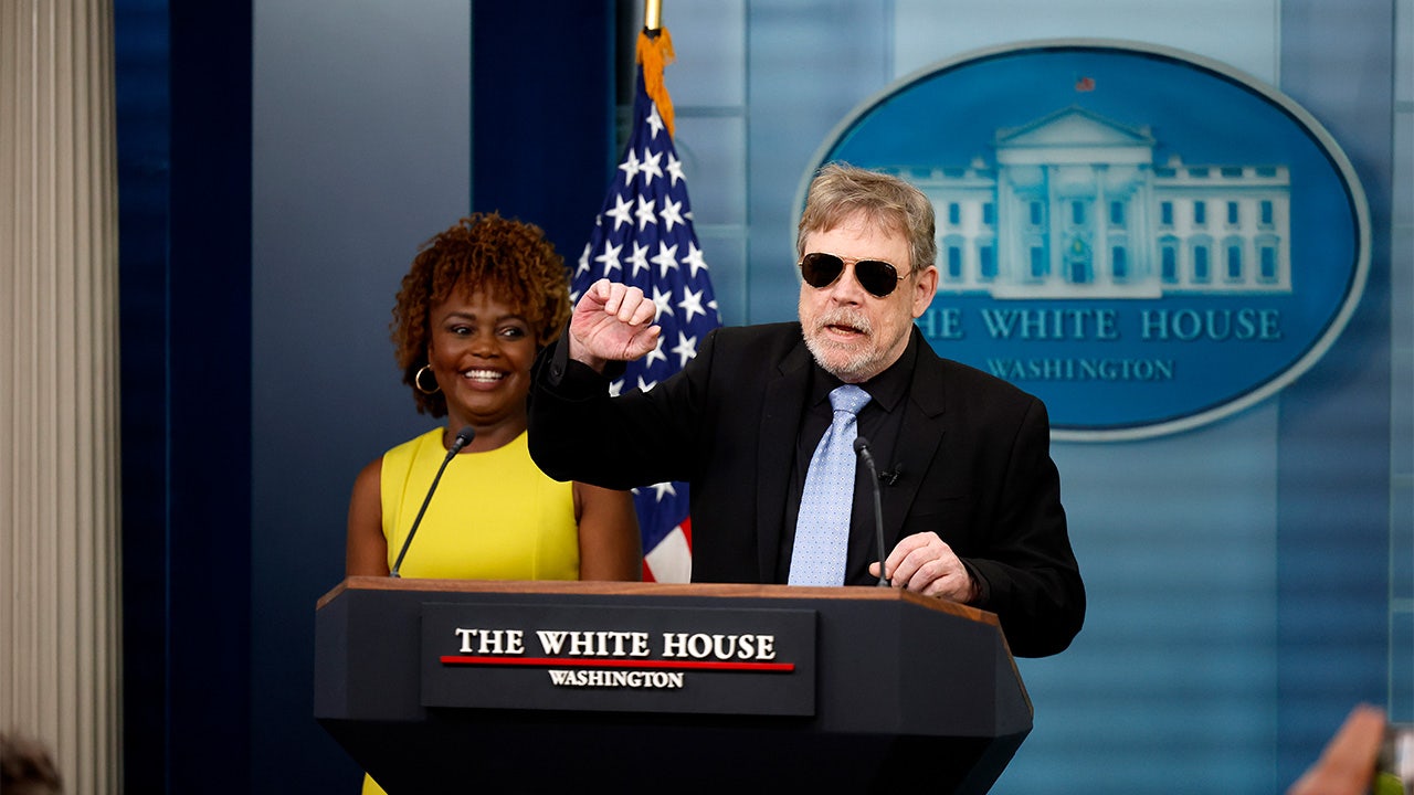 Mark Hamill reveals he considered leaving US after Trump's election win