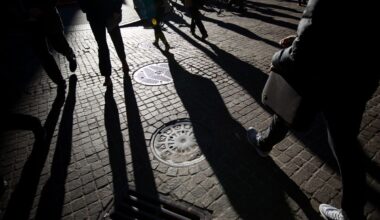 Default Warnings Start to Pile Up in the Private Credit Market